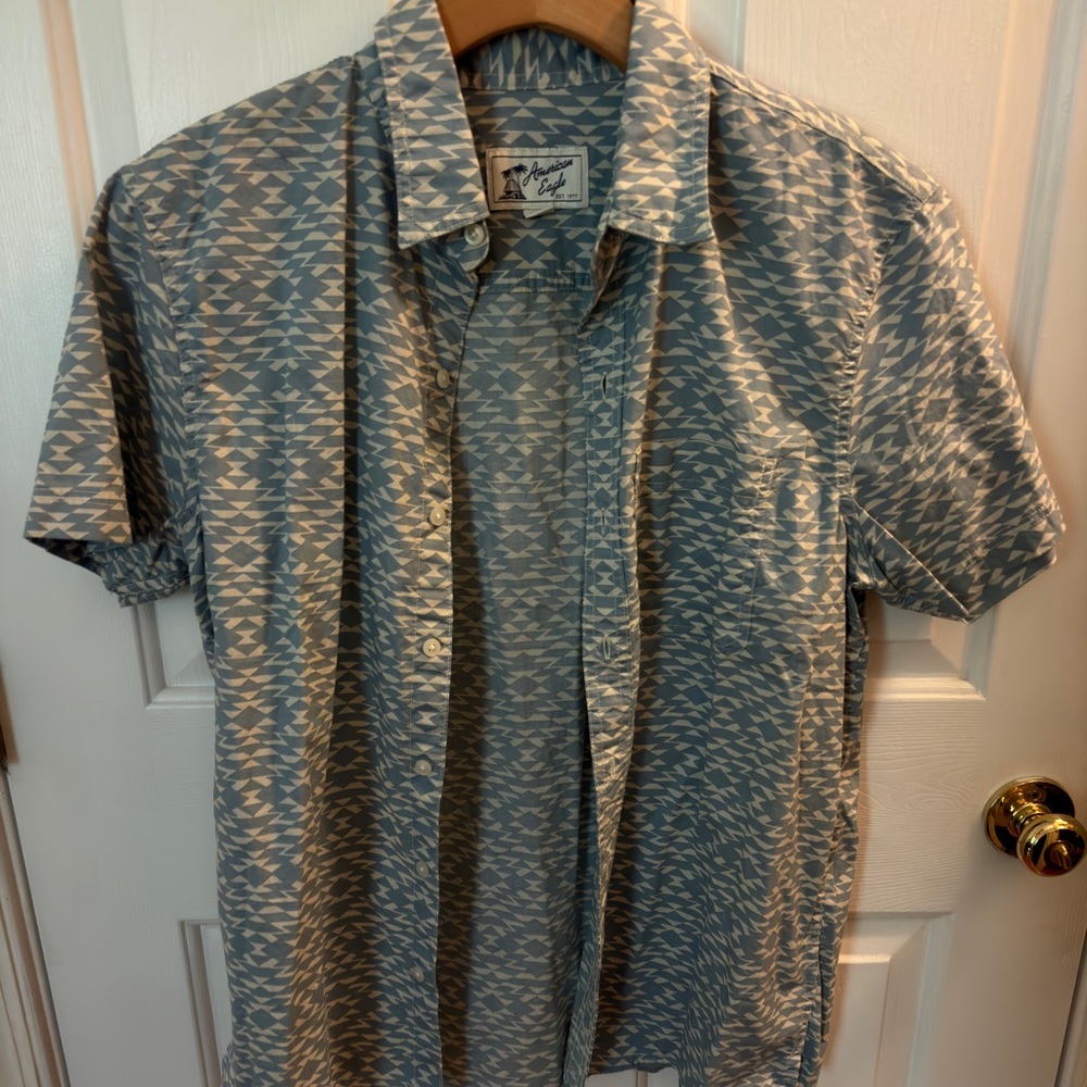 American Eagle button down short sleeve